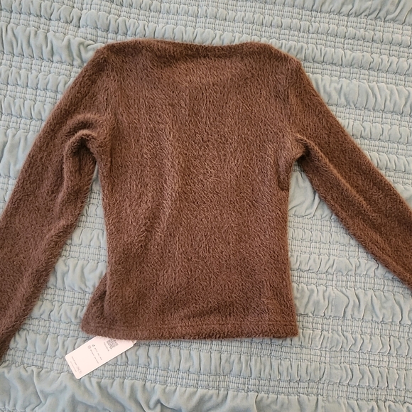 Dazy Brown Fuzzy Long Sleeve Top Size Medium - NWT - Picture 3 of 8